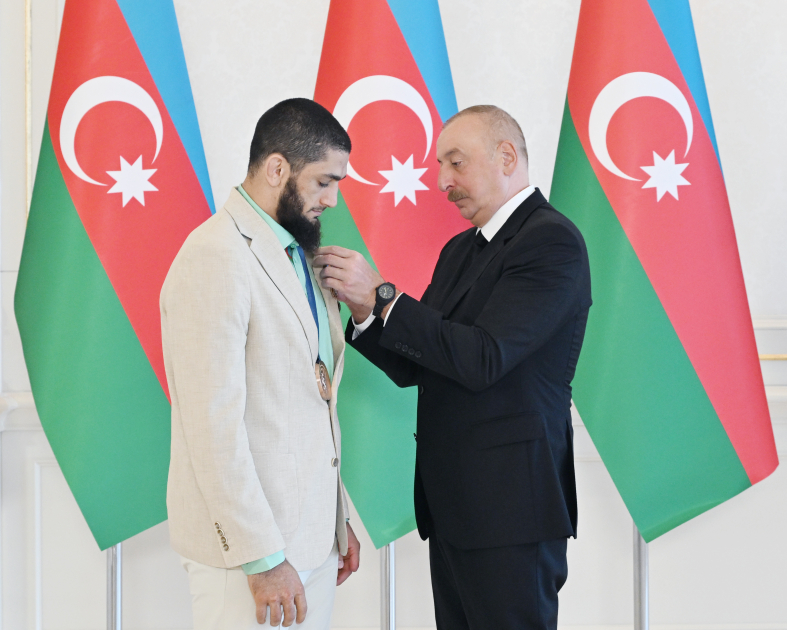 President Ilham Aliyev receives Paris Summer Olympics' Azerbaijani medalists and coaches (PHOTO/VIDEO)