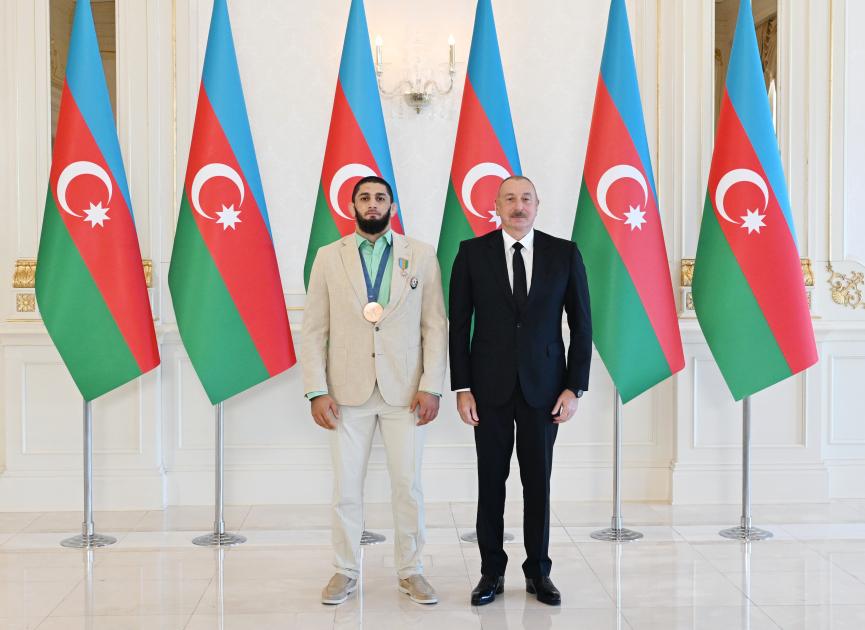 President Ilham Aliyev receives Paris Summer Olympics' Azerbaijani medalists and coaches (PHOTO/VIDEO)