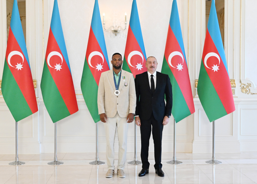 President Ilham Aliyev receives Paris Summer Olympics' Azerbaijani medalists and coaches (PHOTO/VIDEO)