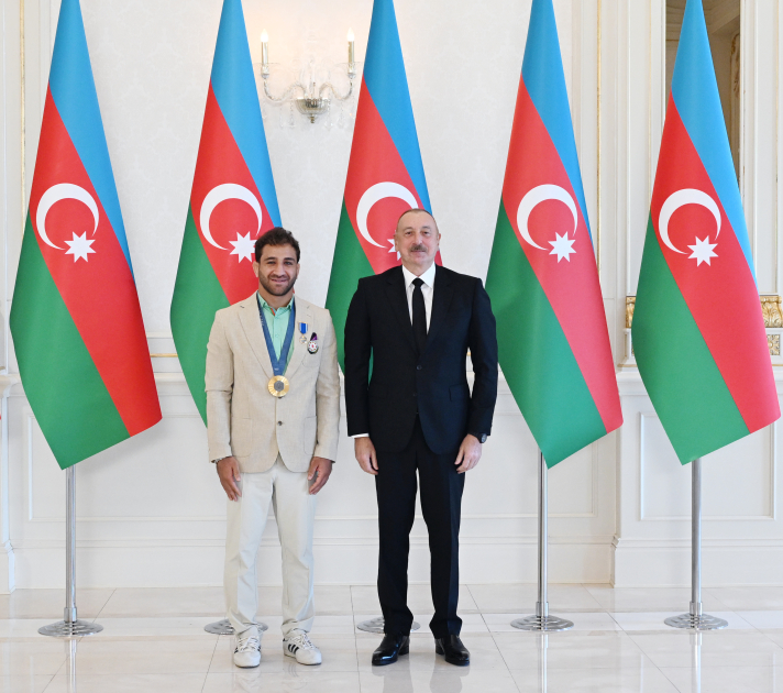 President Ilham Aliyev receives Paris Summer Olympics' Azerbaijani medalists and coaches (PHOTO/VIDEO)