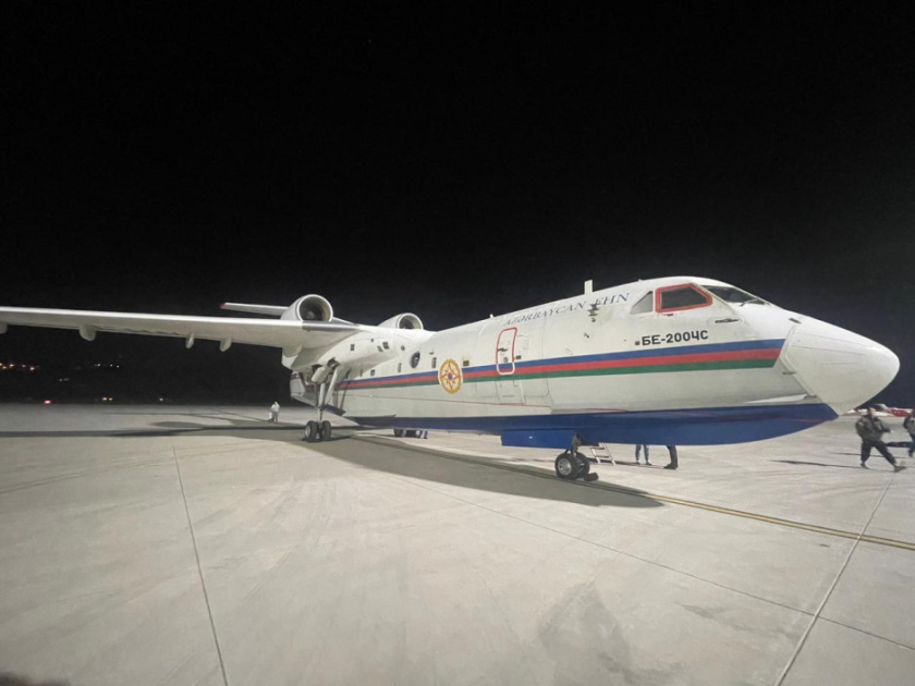 Азербайджанский самолет-амфибия в ближайшее время приступит к тушению пожаров в Турции - МЧС (ФОТО)