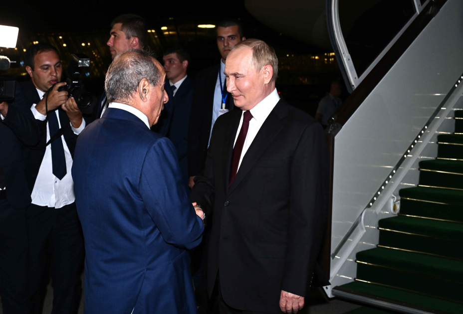 Владимир Путин прибыл в Азербайджан с государственным визитом (ФОТО/ВИДЕО)