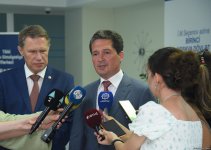 Russian health minister views Baku branch of Sechenov University simulation center (PHOTO)