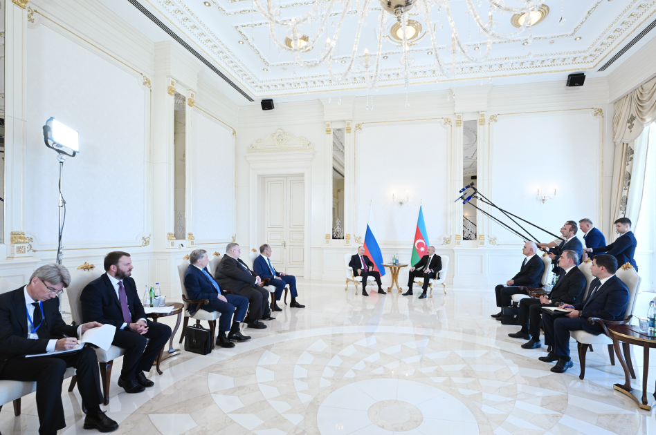Состоялась встреча Президента Ильхама Алиева с Президентом Владимиром Путиным в узком составе (ФОТО/ВИДЕО)