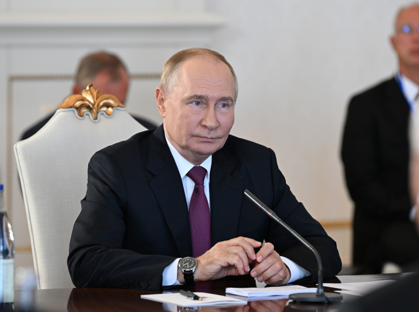 President Ilham Aliyev, President Vladimir Putin hold expanded meeting (PHOTO/VIDEO)