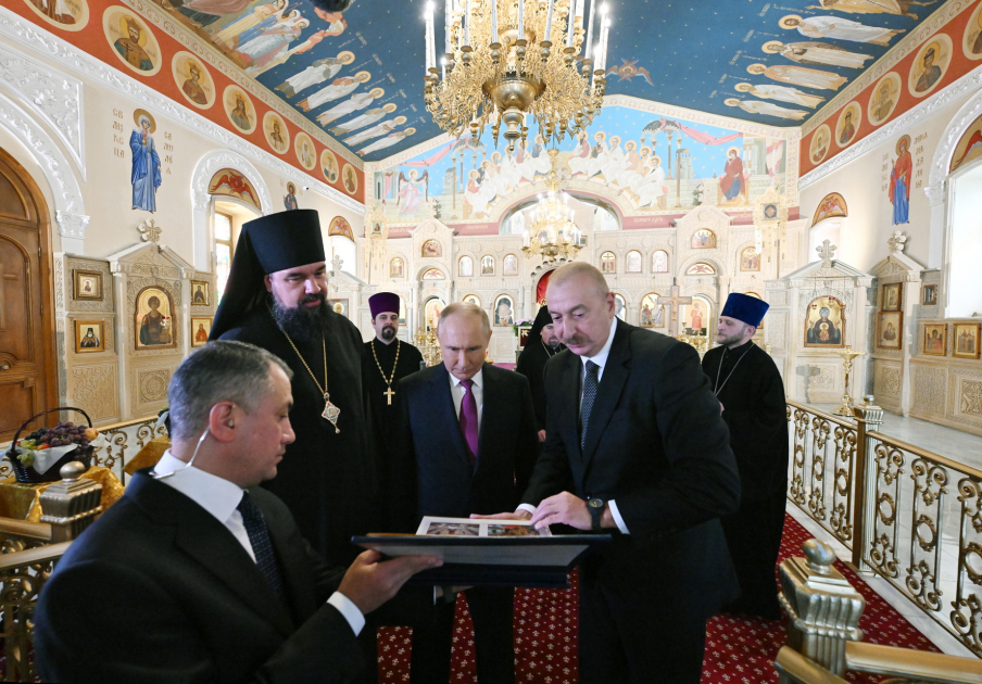 President Ilham Aliyev and President Vladimir Putin visit Holy Myrrhbearers Cathedral in Baku (PHOTO/VIDEO)