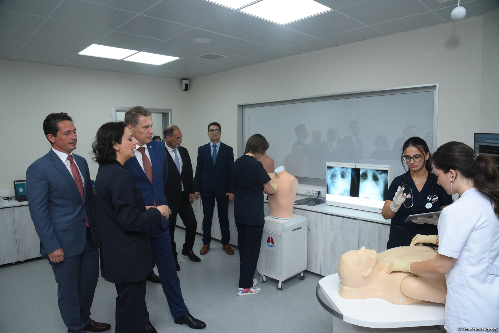 Russian health minister views Baku branch of Sechenov University simulation center (PHOTO)