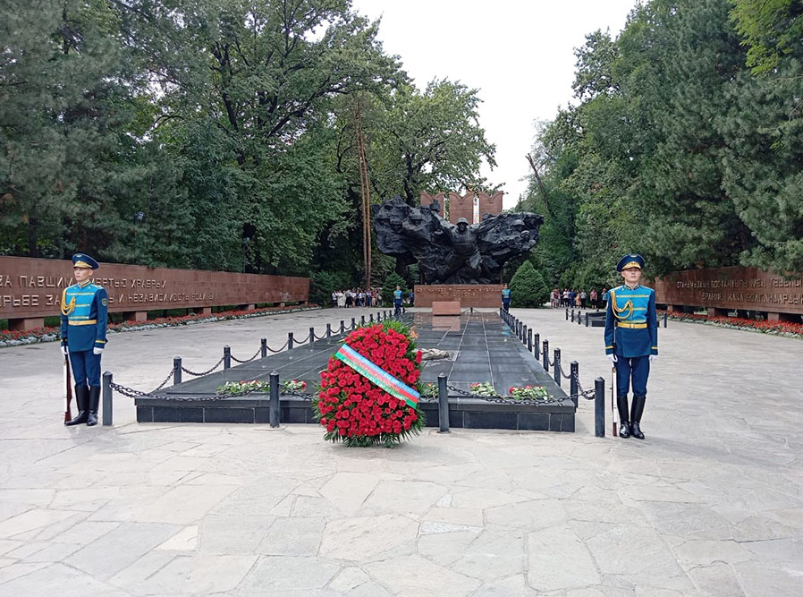 Состоялась встреча начальников штабов Азербайджана и Казахстана (ФОТО)