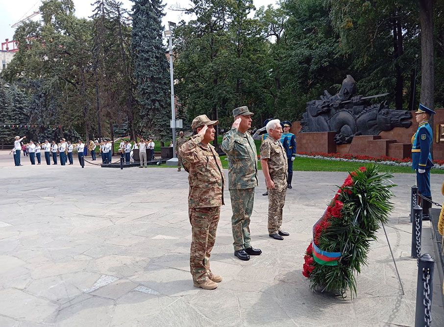 Состоялась встреча начальников штабов Азербайджана и Казахстана (ФОТО)
