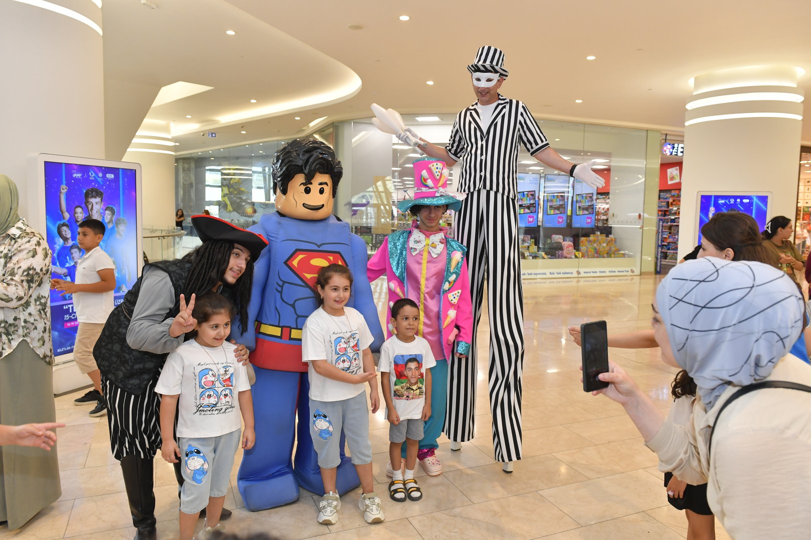 Heydar Aliyev Foundation organizes events for martyrs' children (PHOTO)