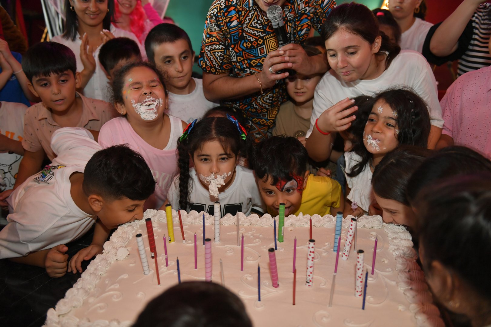 Heydar Aliyev Foundation organizes events for martyrs' children (PHOTO)
