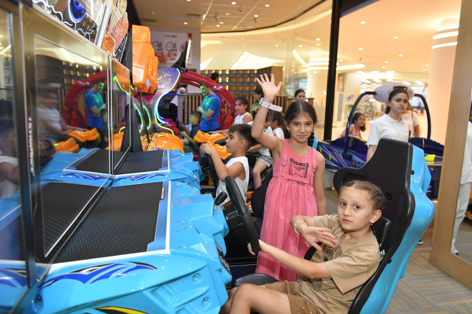 Heydar Aliyev Foundation organizes events for martyrs' children (PHOTO)