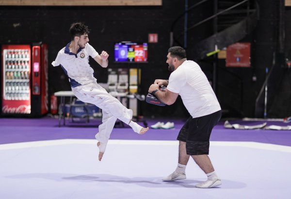 Azerbaijani para athlete moves to semifinals in Paris