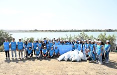 Heydar Aliyev Foundation VP Leyla Aliyeva joins clean-up action (PHOTO)
