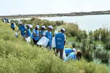 Heydar Aliyev Foundation VP Leyla Aliyeva joins clean-up action (PHOTO)