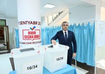 Самир Нуриев проголосовал на парламентских выборах (ФОТО)