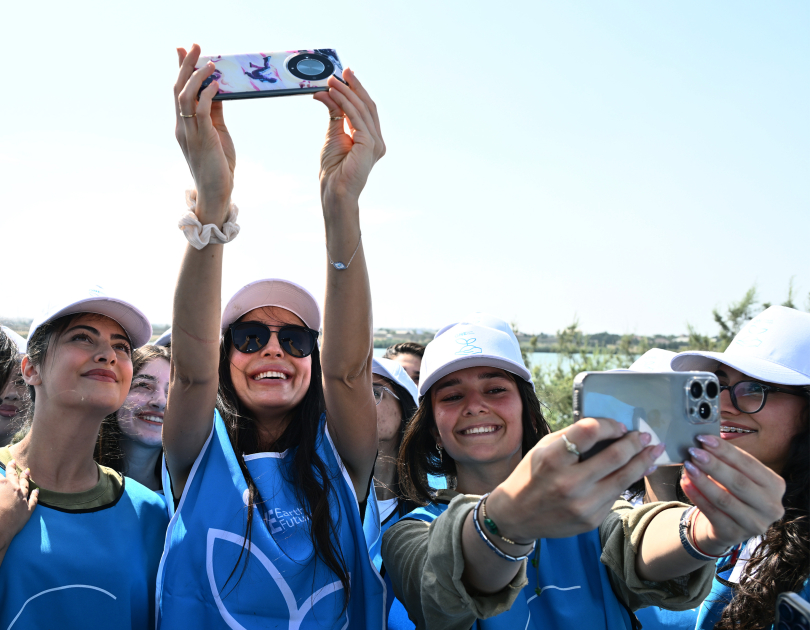 Heydar Aliyev Foundation VP Leyla Aliyeva joins clean-up action (PHOTO)
