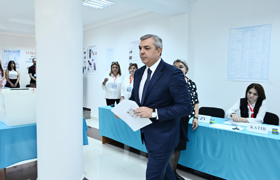 Самир Нуриев проголосовал на парламентских выборах (ФОТО)