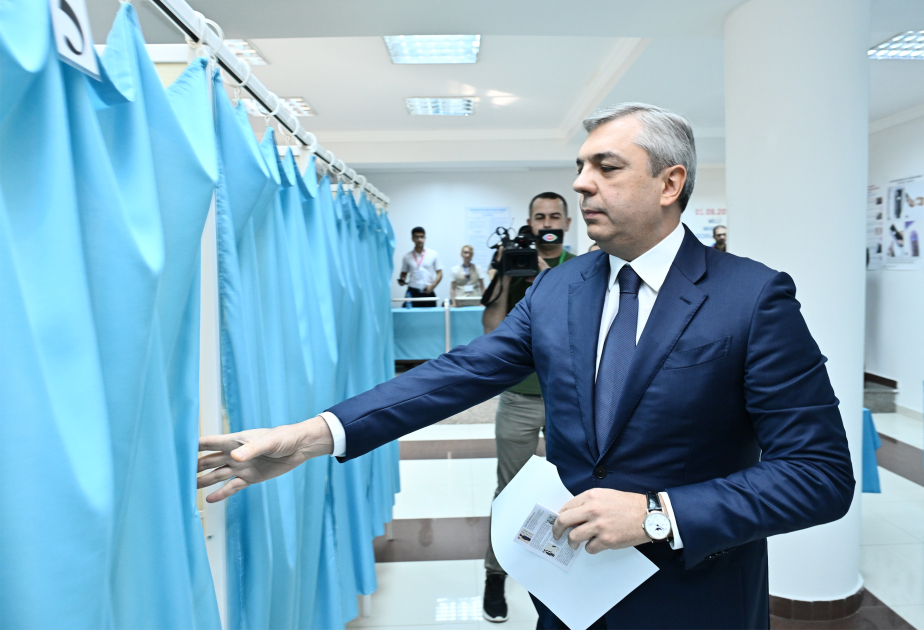 Самир Нуриев проголосовал на парламентских выборах (ФОТО)