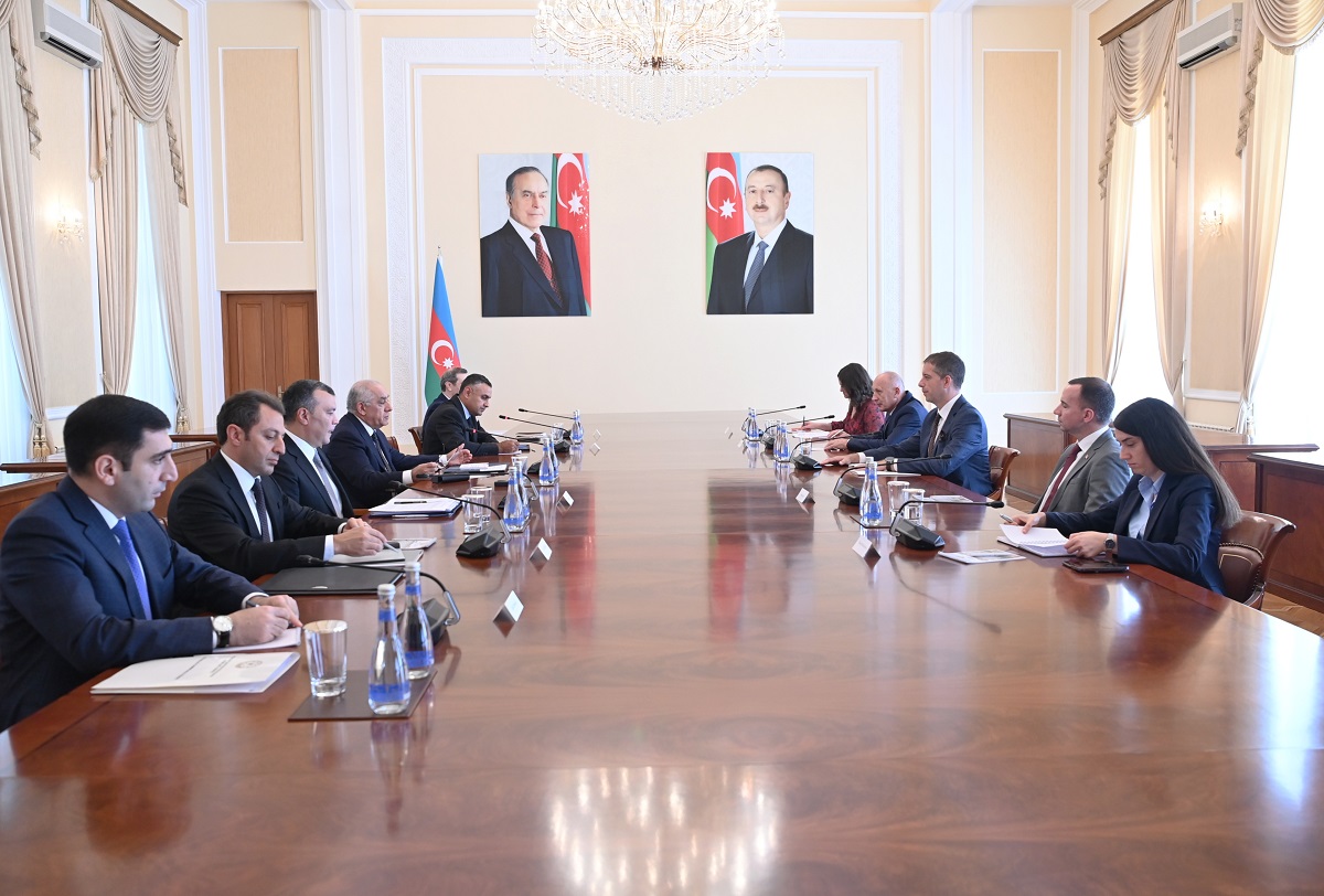 Azerbaijani PM meets with Serbian FM