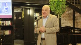 В Баку презентован сборник "Межкультурный диалог", объединивший авторов из шести стран (ФОТО)