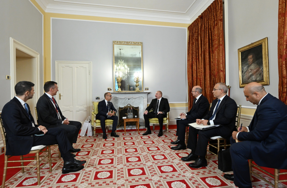 President Ilham Aliyev meets with CEO of Italy's Ansaldo Energia in Cernobbio (PHOTO)