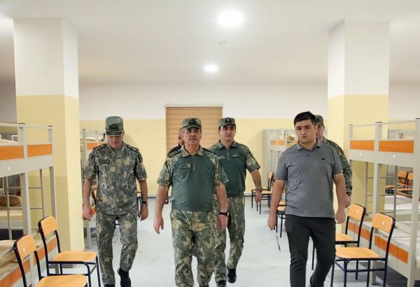 Azerbaijani defense officials meet servicemen near conditional border with Armenia (PHOTO)