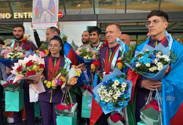 Азербайджанских паралимпийцев встретили на Родине аплодисментами (ФОТО)