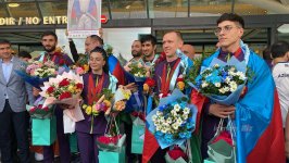 Азербайджанских паралимпийцев встретили на Родине аплодисментами (ФОТО)
