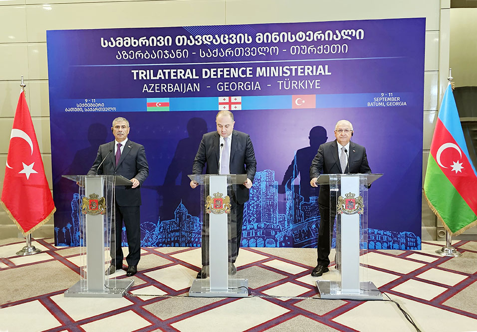 Batumi hosts 11th trilateral meeting of defense ministers of Azerbaijan, Georgia and Türkiye (PHOTO)