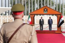 Президент Ирана совершил первый зарубежный визит в Ирак (ФОТО)