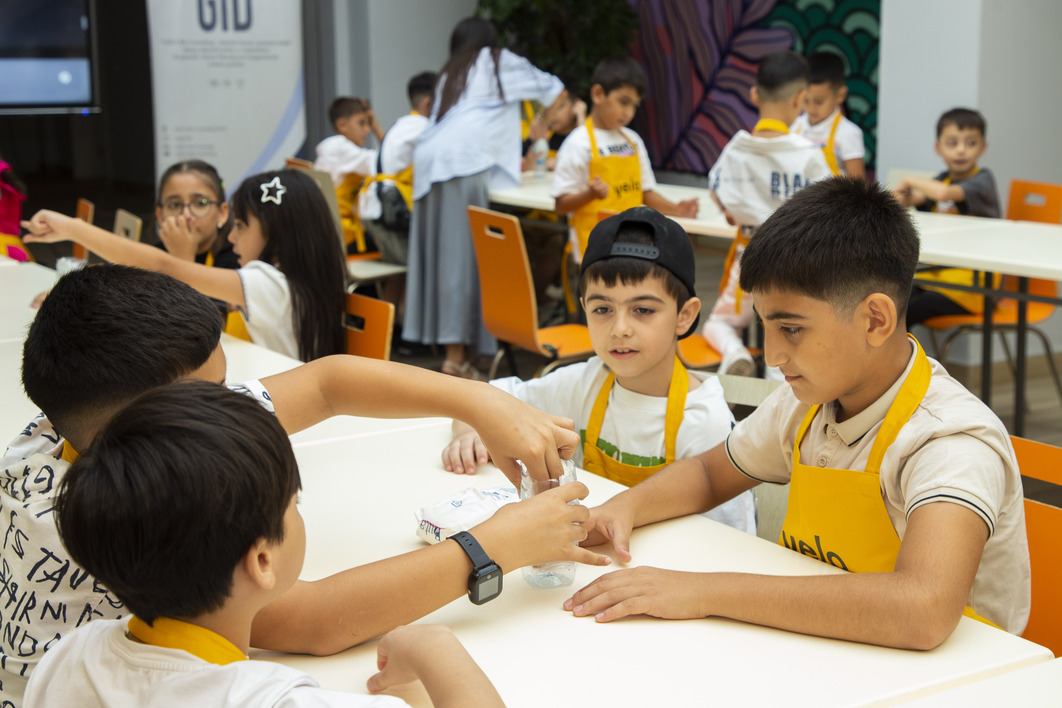 Yelo Bank hosts "Healthy Step to School" event for children (PHOTO)