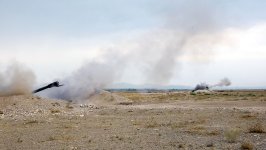 В Нахчыване с артиллерийскими подразделениями проведены образцовые тактические учения с боевой стрельбой (ФОТО)
