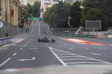 Яркие моменты соревнований "Формулы-1" в Баку (Фоторепортаж)