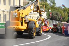 Во время свободных заездов команд на "Формуле-1" в рамках Гран-при Азербайджана 2024 произошла авария (ВИДЕО/ФОТО)