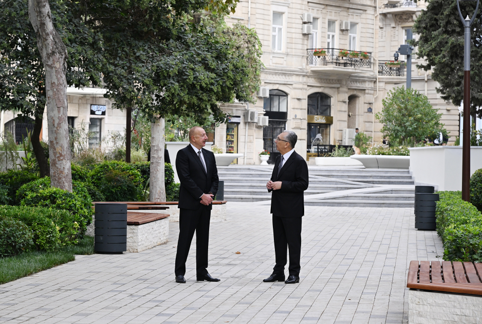 President Ilham Aliyev visits "Khagani" Garden and surrounding areas after improvements and renovations (PHOTO/VIDEO)