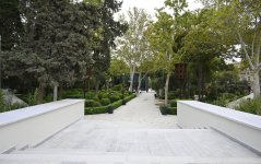 President Ilham Aliyev visits "Khagani" Garden and surrounding areas after improvements and renovations (PHOTO/VIDEO)