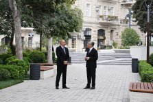 President Ilham Aliyev visits "Khagani" Garden and surrounding areas after improvements and renovations (PHOTO/VIDEO)