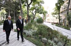 President Ilham Aliyev visits "Khagani" Garden and surrounding areas after improvements and renovations (PHOTO/VIDEO)
