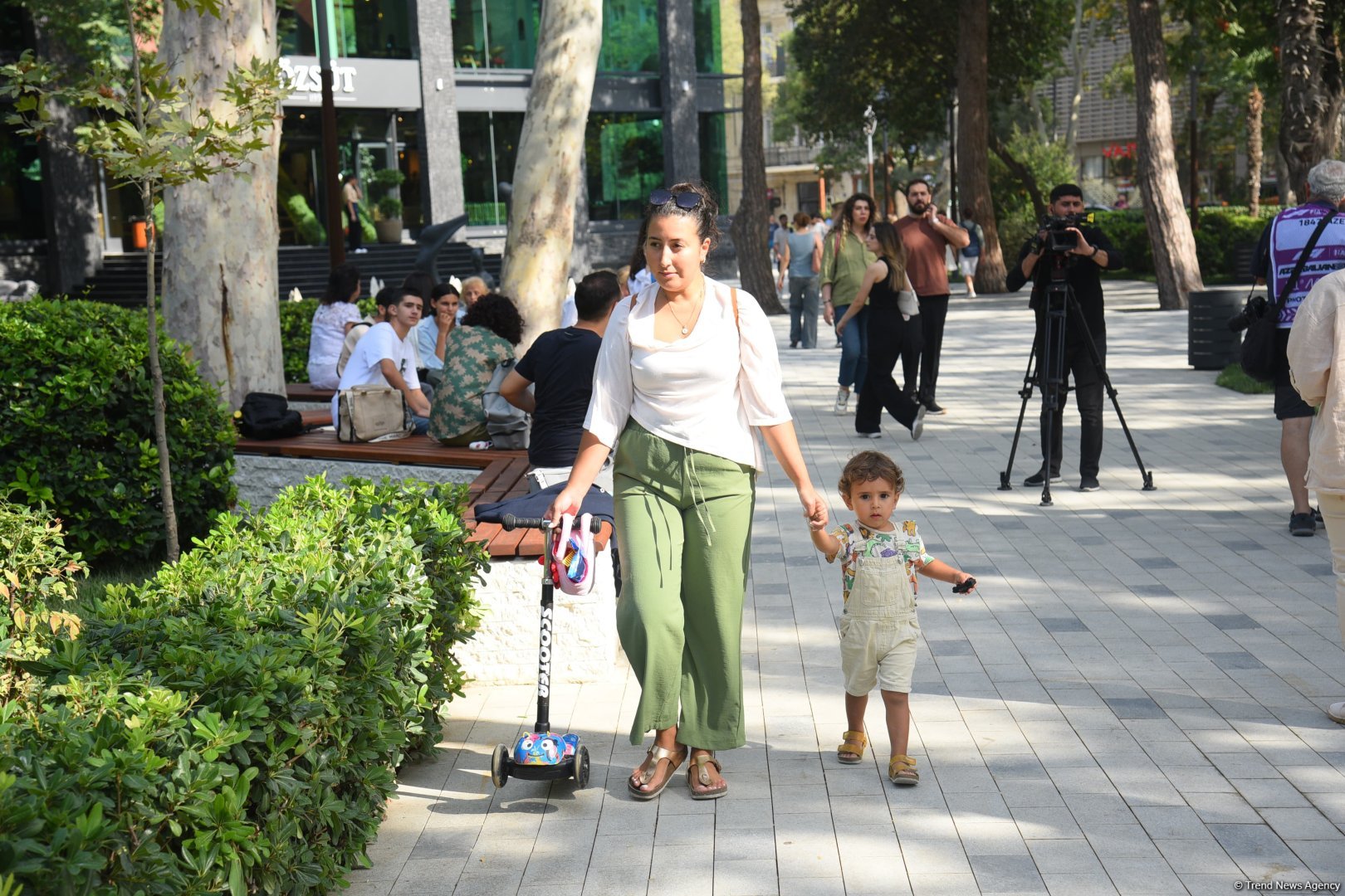 Shots from renovated "Khagani" Garden in Baku (PHOTO)  