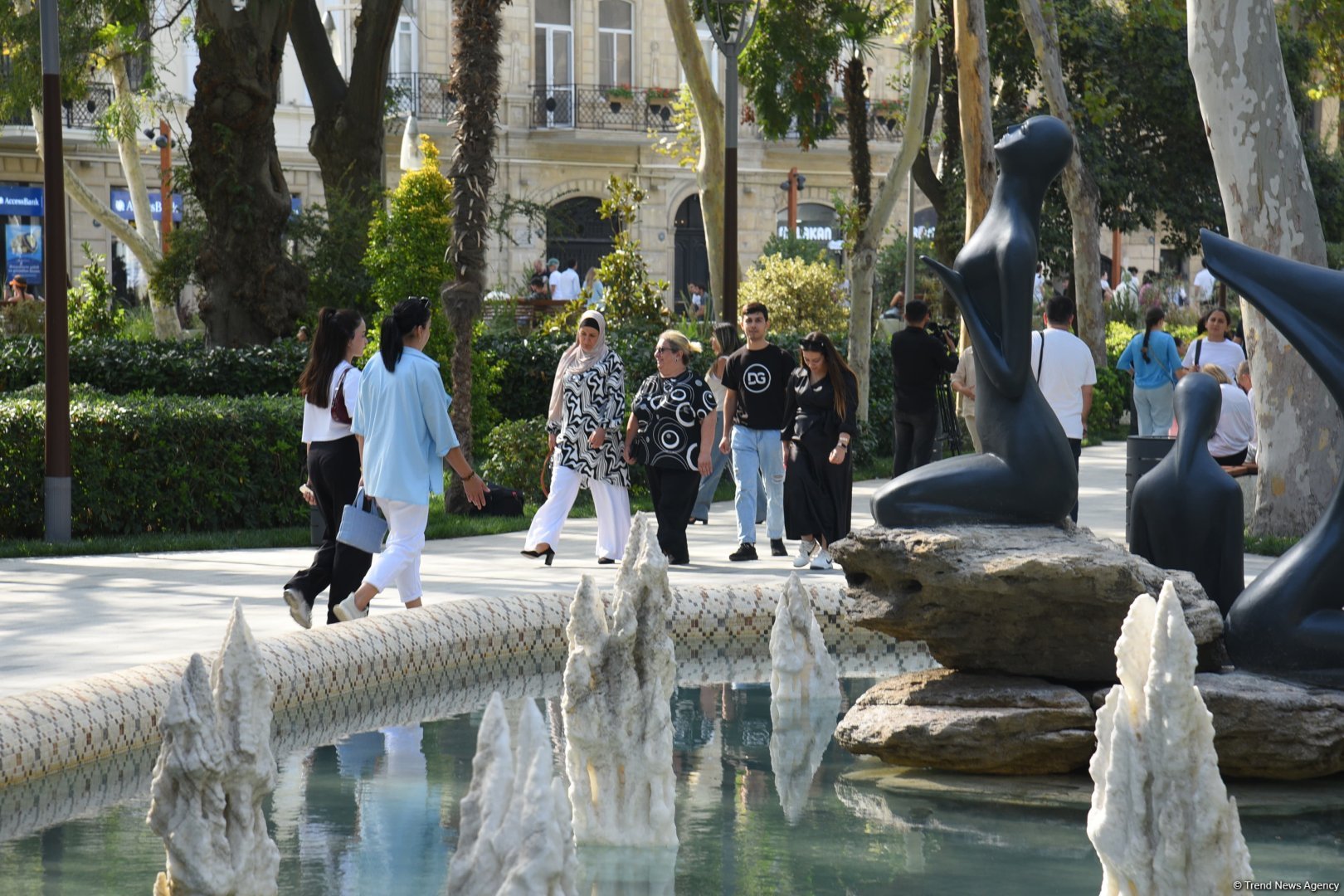 Shots from renovated "Khagani" Garden in Baku (PHOTO)  