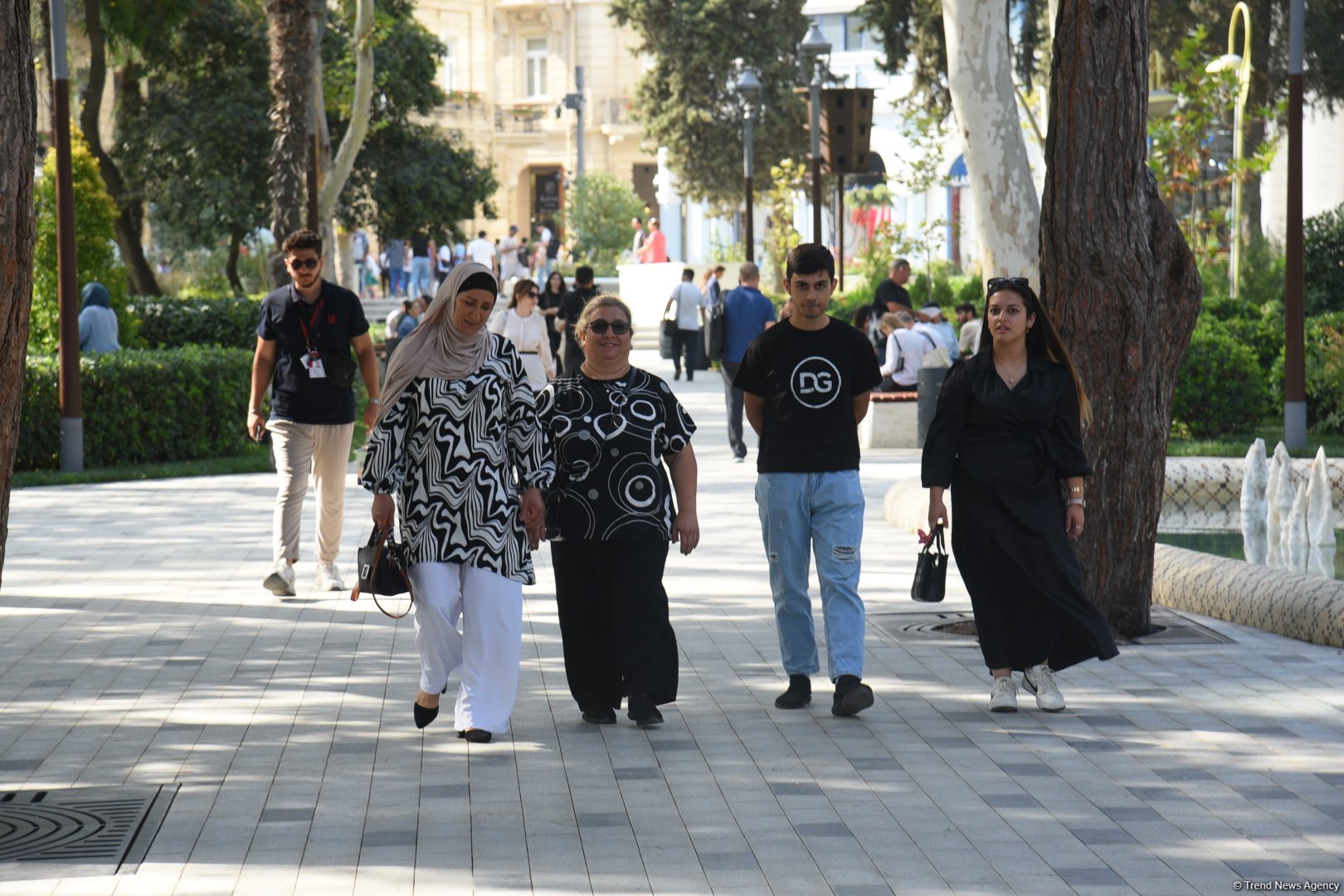 Shots from renovated "Khagani" Garden in Baku (PHOTO)  