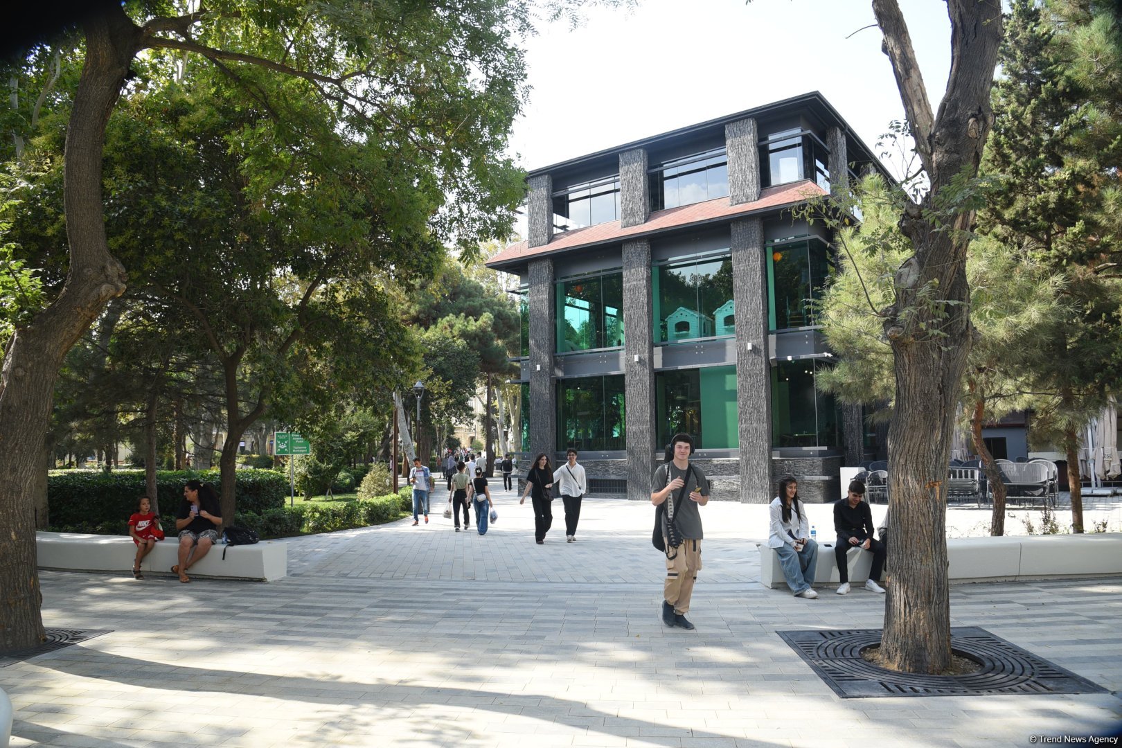 Shots from renovated "Khagani" Garden in Baku (PHOTO)  