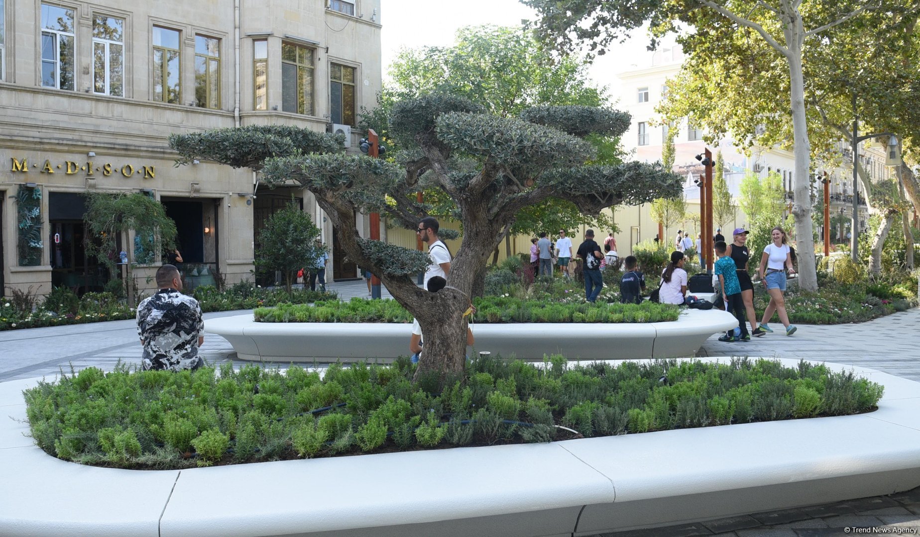 Shots from renovated "Khagani" Garden in Baku (PHOTO)  