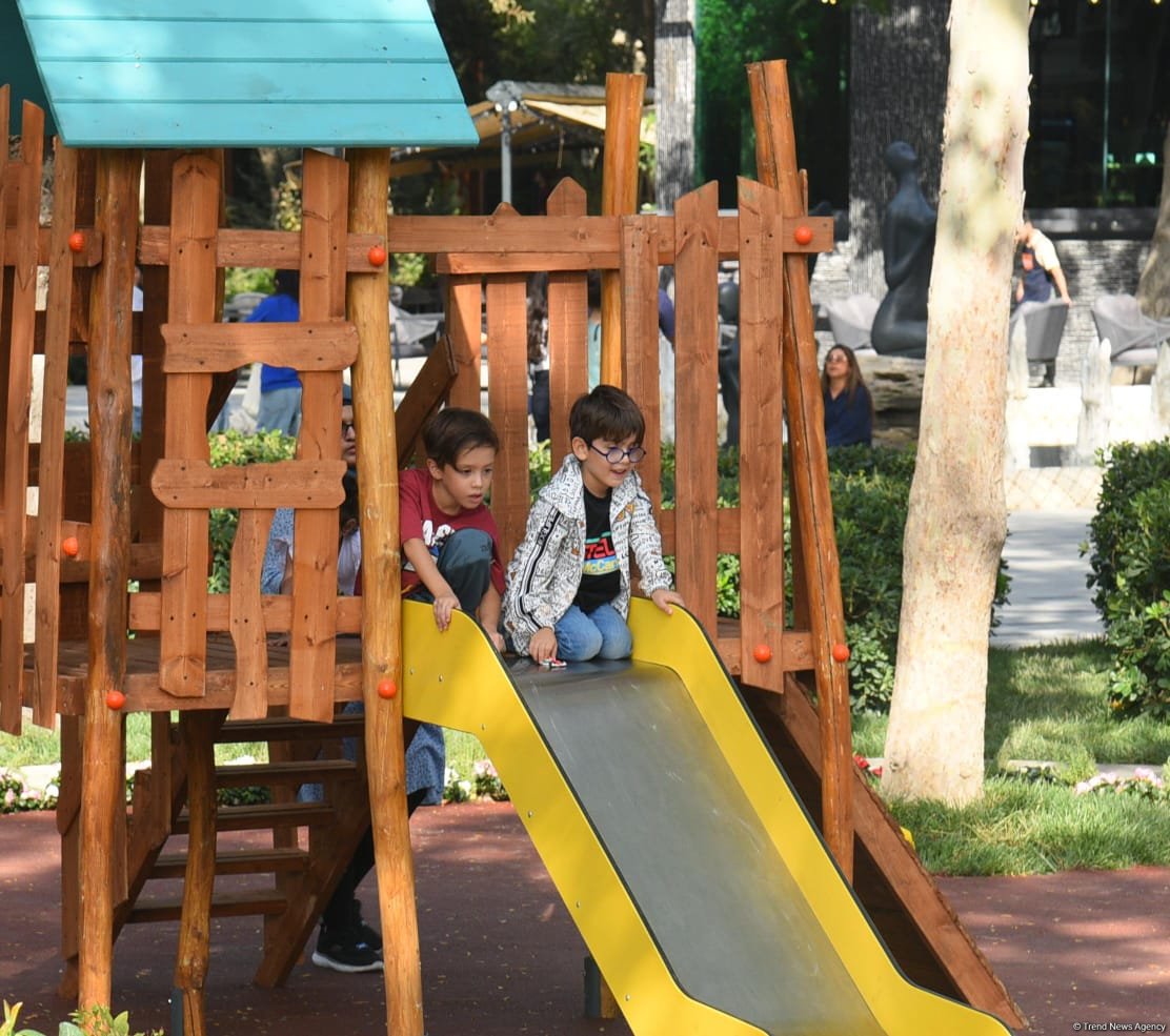 Shots from renovated "Khagani" Garden in Baku (PHOTO)  