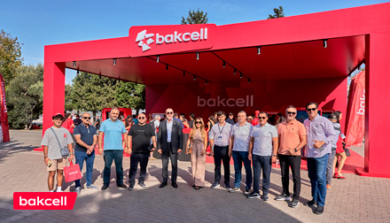 Представители СМИ посетили стенд “Formula 1” компании “Bakcell”