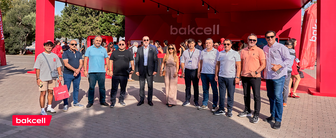 Представители СМИ посетили стенд “Formula 1” компании “Bakcell”