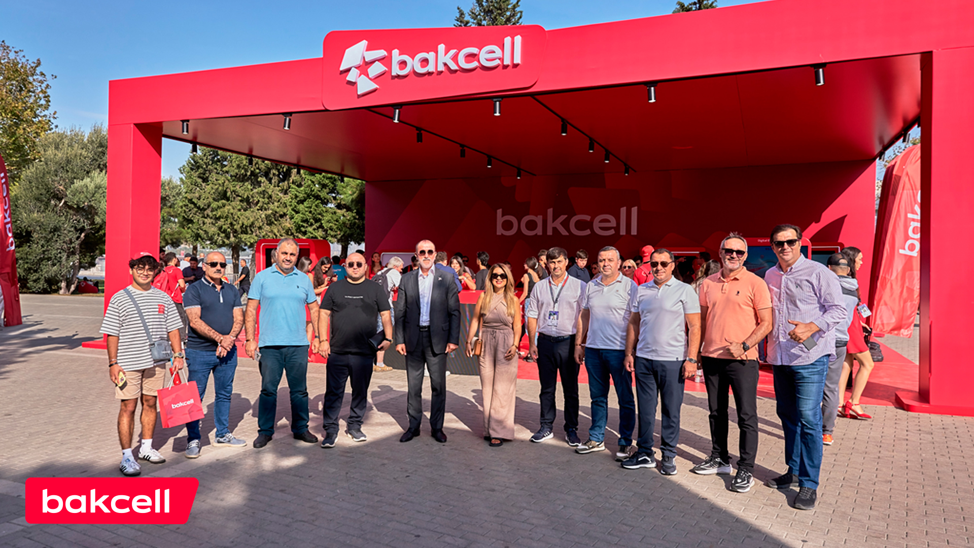 Представители СМИ посетили стенд “Formula 1” компании “Bakcell”