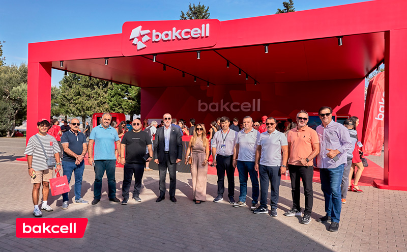 Представители СМИ посетили стенд “Formula 1” компании “Bakcell”