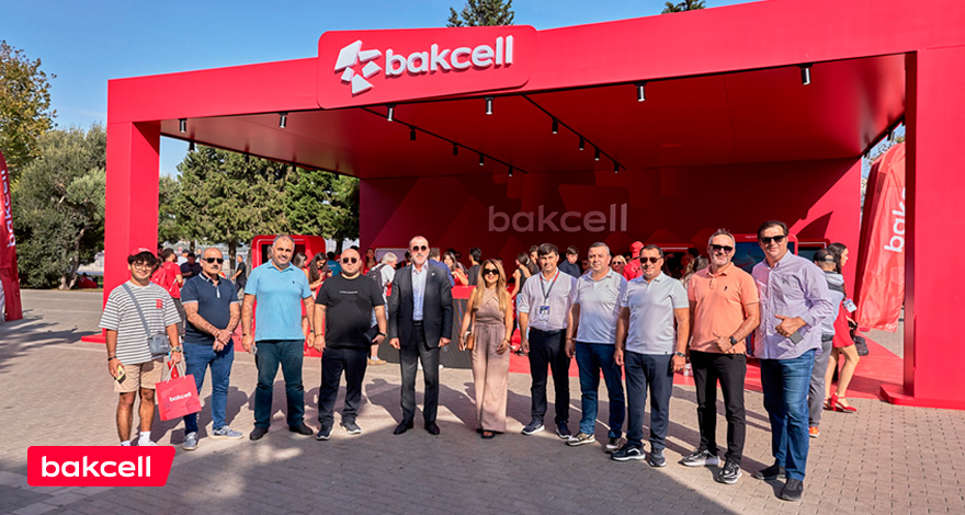 Представители СМИ посетили стенд “Formula 1” компании “Bakcell”